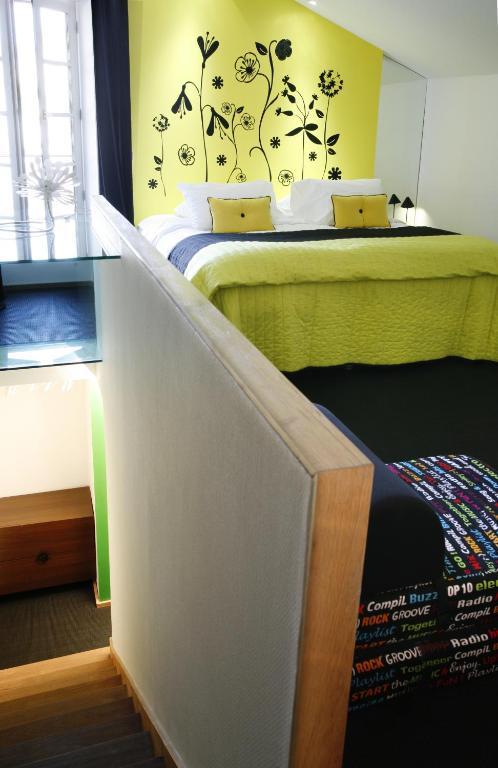 Design Hotel Des Francs Garcons Saint-Sauvant  Bilik gambar